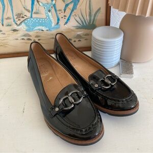 Naturalizer Loafer Comfort Shoe Patent Leather Flats Link Detail